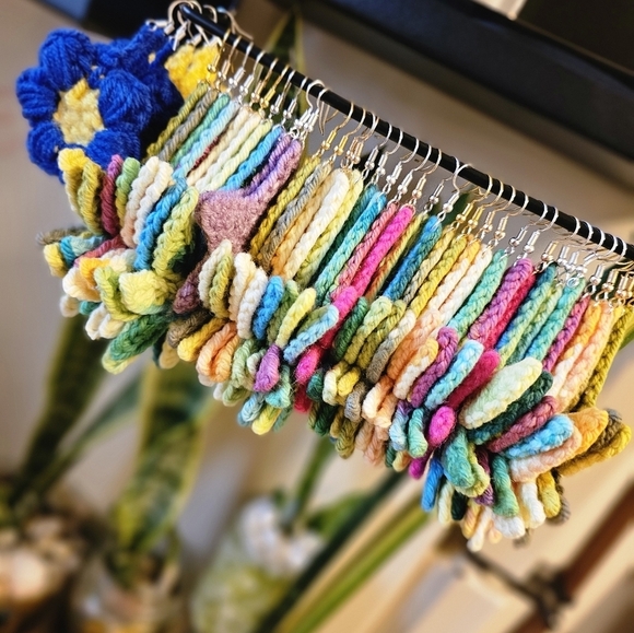 Mary Jane - Maple Leaf - Reefer - Pot - Handmade earrings - Picture 13 of 16